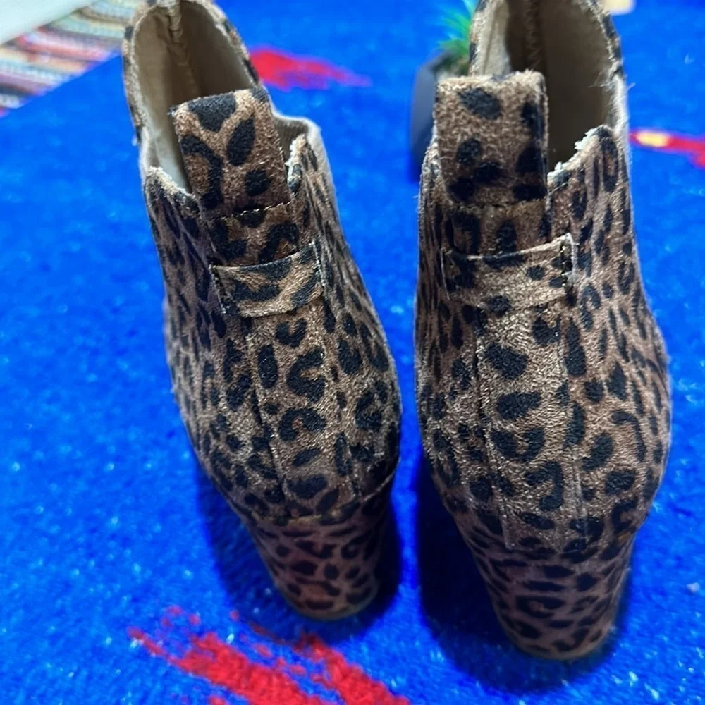- 🤗Dunes Women's Zoey Wedge Bootie size 9